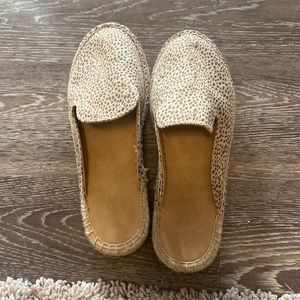 Universal Thread mules